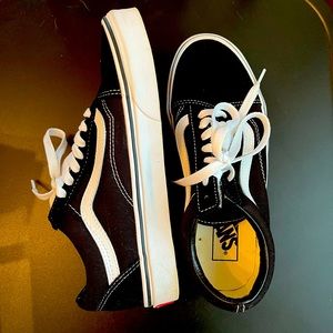 NEW Vans low top black sneakers